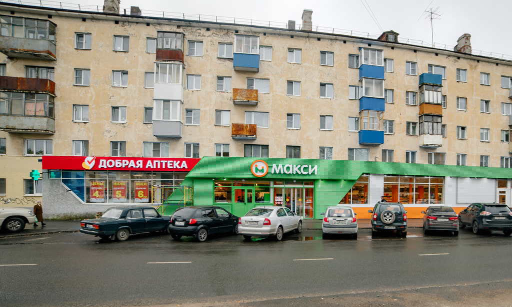 Супермаркет на проспекте Ломоносова, 286.